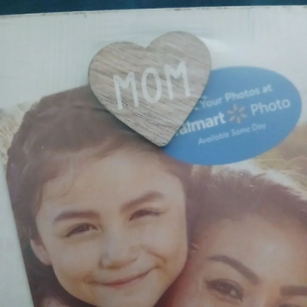 MOM Photo Hanger Frame
